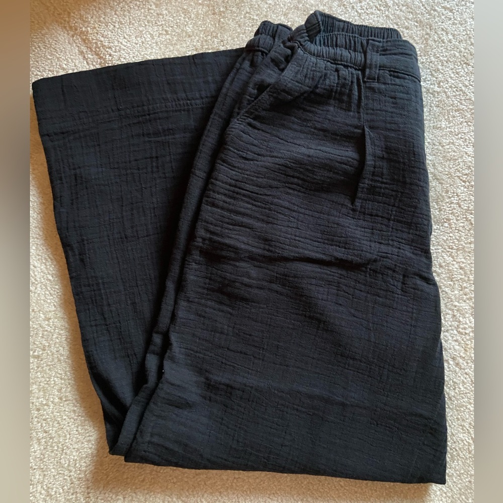 Women's Black Textured Elastic-Waist Pants